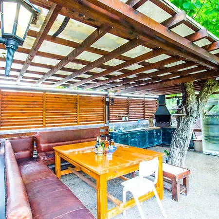 стальовата къща - Stalyovata House