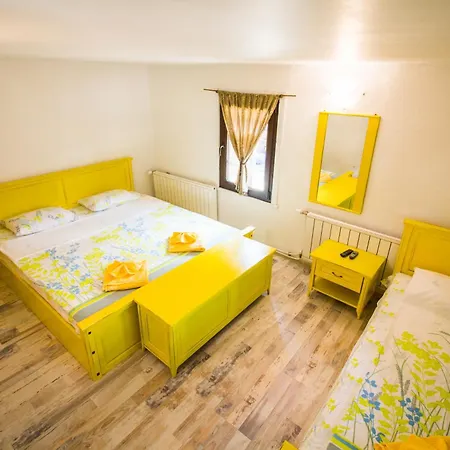 别墅 стальовата къща - Stalyovata House