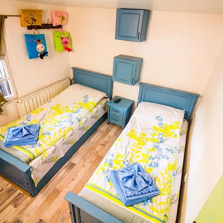 别墅 стальовата къща - Stalyovata House *