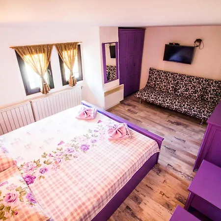 стальовата къща - Stalyovata House *