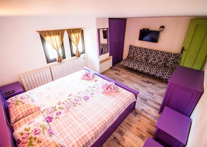 стальовата къща - Stalyovata House *