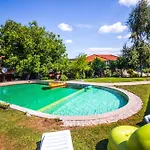стальовата къща - Stalyovata House Луксозна вила Prokhod