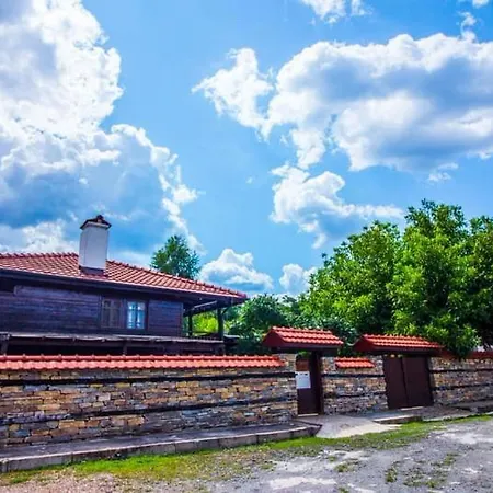 стальовата къща - Stalyovata House Prokhod
