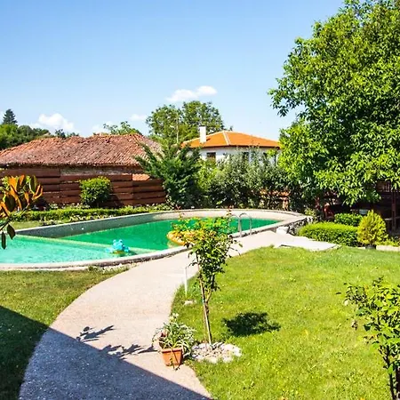 стальовата къща - Stalyovata - Private Pool, Jacuzzi & Sauna