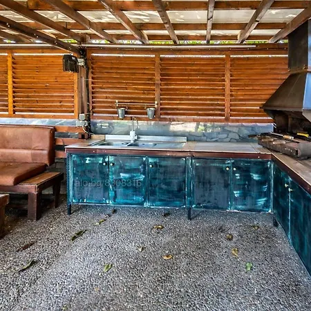 Villa стальовата къща - Stalyovata - Private Pool, Jacuzzi & Sauna Prokhod