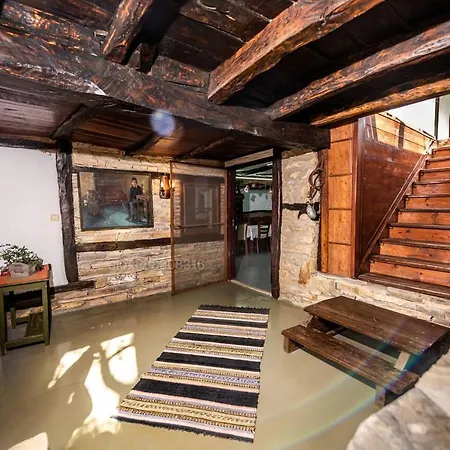 стальовата къща - Stalyovata - Private Pool, Jacuzzi & Sauna Villa