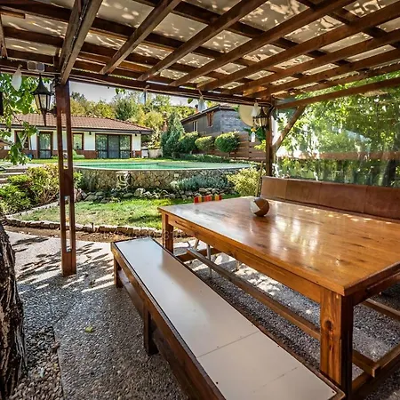 Villa стальовата къща - Stalyovata - Private Pool, Jacuzzi & Sauna *