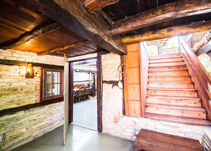 стальовата къща - Stalyovata House فيلة