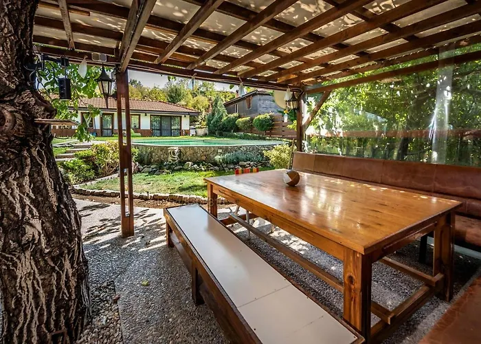 فيلة стальовата къща - Stalyovata House *