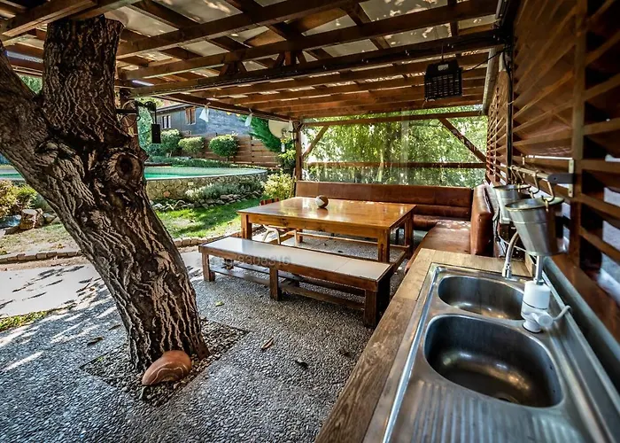 стальовата къща - Stalyovata House فيلة Prokhod