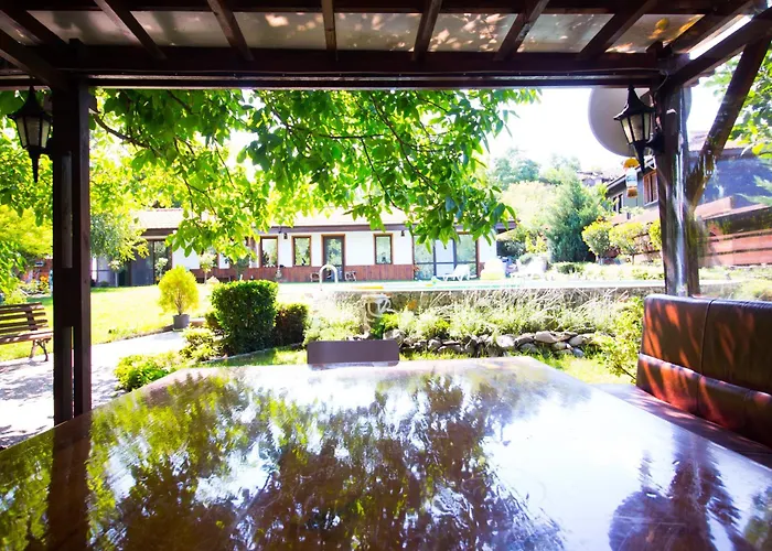 стальовата къща - Stalyovata House فيلة